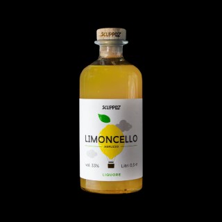 bottiglia di liquore di Limoncello fatto con limoni abruzzesi naturali formato 0,5 litri